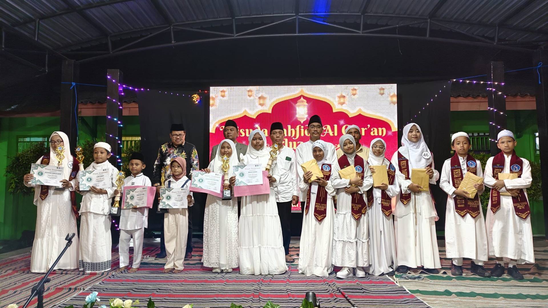 Wisudawan Tahfidz Sdn Pangarangan 3 Sungkeman Kepada Orang Tua 4 Img 20260524 Wa0008 Scaled