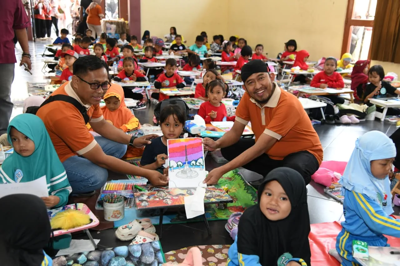 Bupati Fauzi Apresiasi Kreativitas 125 Peserta Lomba Mewarnai Tugu Keris