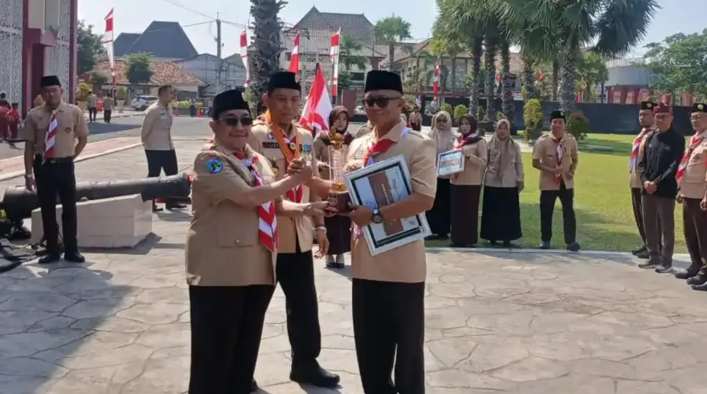 BPRS Bhakti Sumekar Raih Penghargaan Kwarcab Pramuka Sumenep pada Hari Pramuka ke-65
