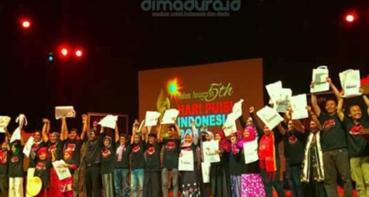 Komunitas Kampoeng Jerami bersama 80-an Komunitas laindari berbagai daerah saat Perayaan HPI di TIM Jakarta tahun 2017 silam (Foto: Fendi for Dimadura)