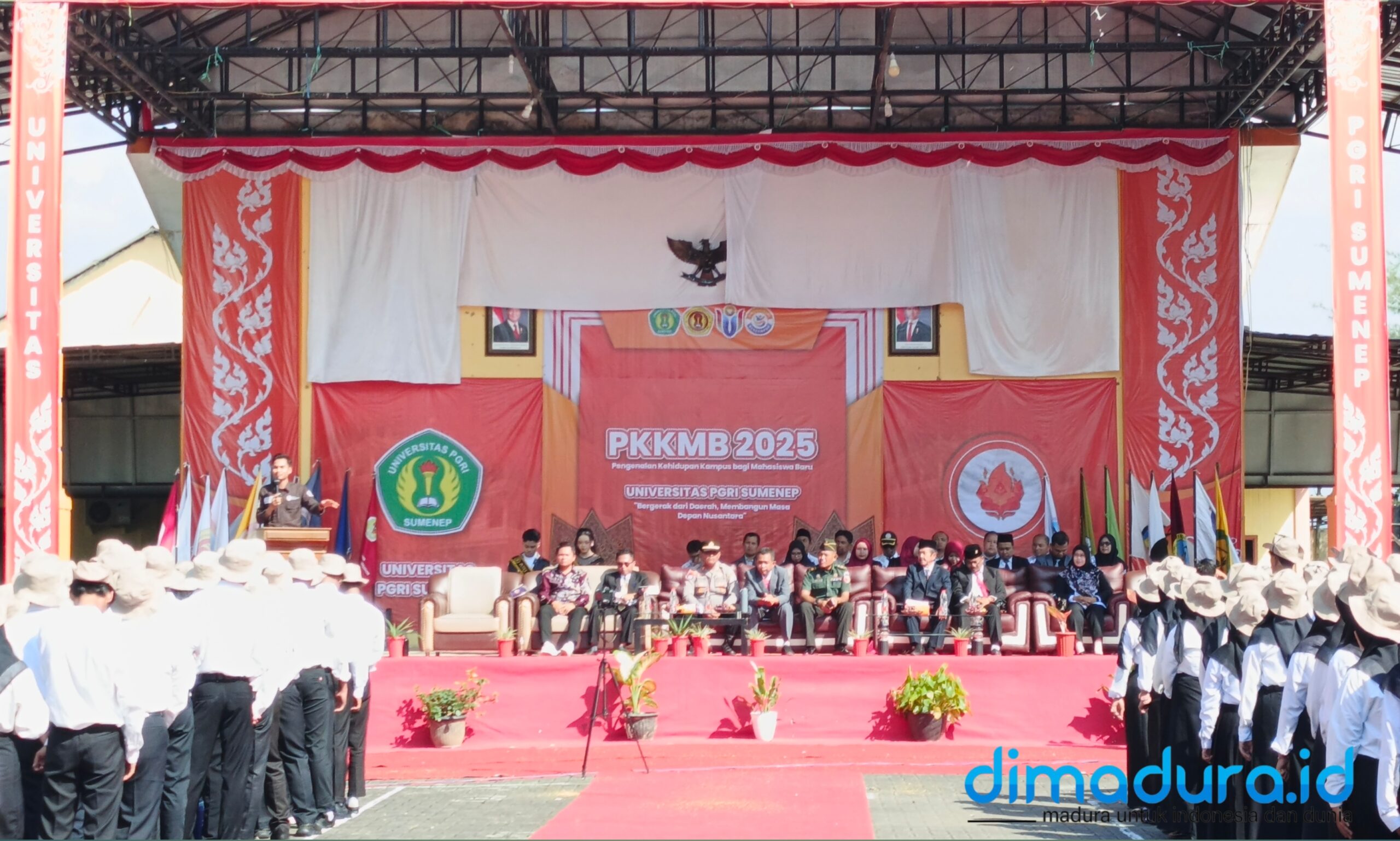 Sambutan Ketua Badan Eksekutif Mahasiswa (BEM) UPI Sumenep, PKKMB 2025 di Hadapan Ratusan Mahasiswa Baru. (Foto: Ari/Doc. Dimadura).