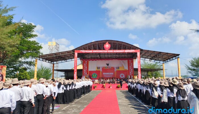 Suasana Pembukaan Pkkmb 2025 Di Upi Sumenep Dengan Ratusan Mahasiswa Baru. (Foto: Ari/Doc. Dimadura).