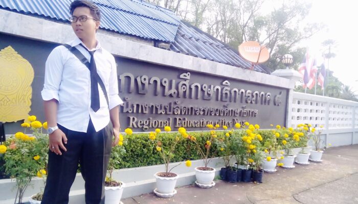 Miftahol Hendra Efendi Saat Berkunjung Ke Thailand, Pose Di Yala, Thailand Tahun 2017 Silam (Foto: M Hendra Efendi For Dimadura)