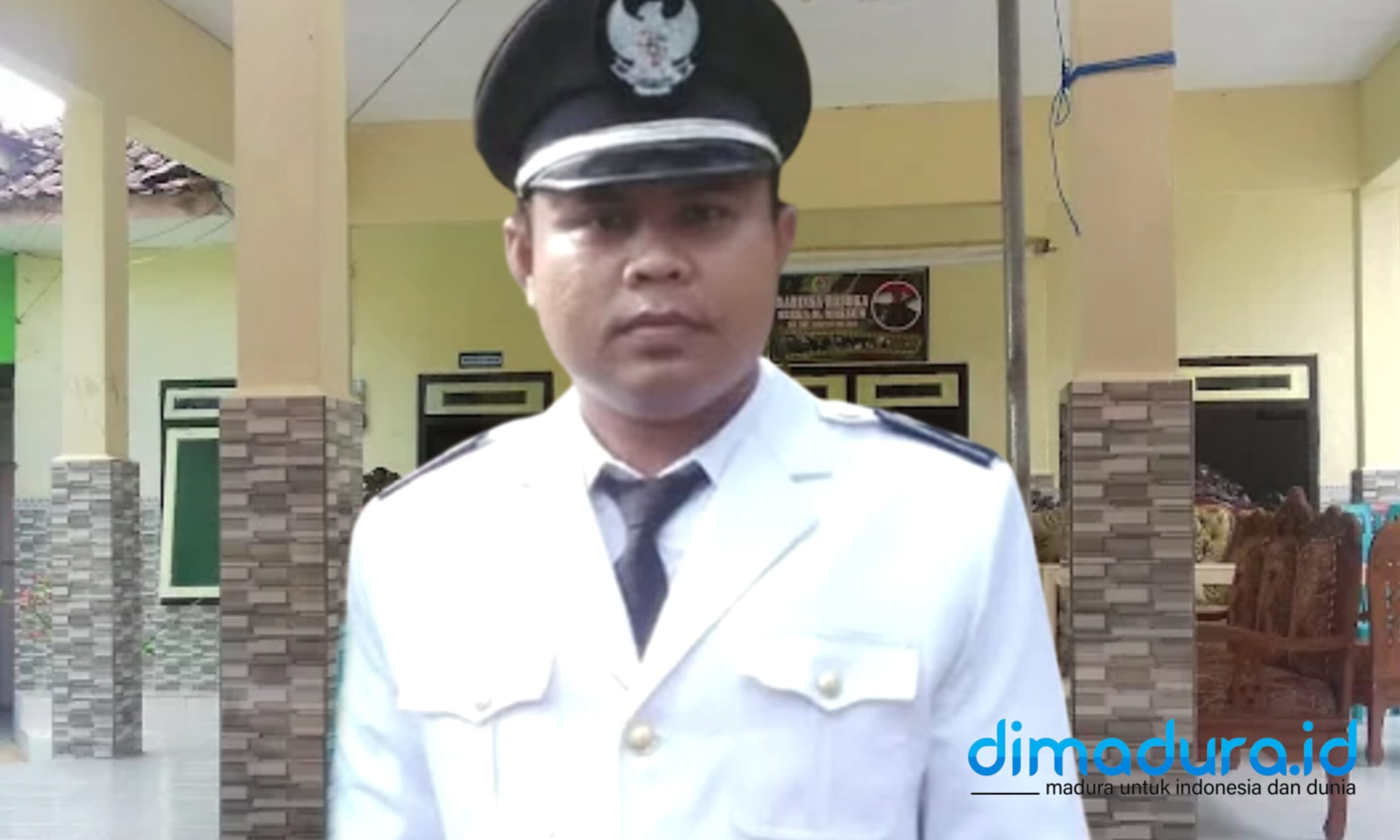 Foto: Kepala Desa Basoka, Kecamatan Rubaru, Kabupaten Sumenep, Jawa Timur, Ach. Suhdi, (Istimewa/Doc. Dimadura).