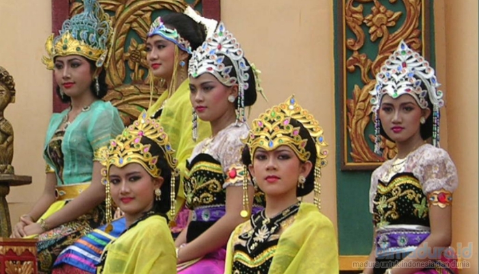 Prosesi Arya Wiraraja 2007 (Foto: Tadjul Arifien R/Doc. Dimadura)
