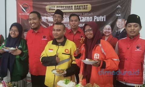 Foto: Suasana perayaan ulang tahun ke-79 Ketua Umum PDI Perjuangan, Megawati Soekarnoputri, dirayakan oleh DPC PDI Perjuangan Kabupaten Sumenep bersama para pengemudi ojek online,(Ari/Doc. Dimadura).