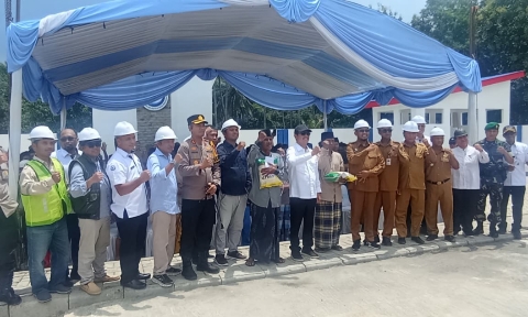 Foto: Menteri Kelautan dan Perikanan Sakti Wahyu Trenggono saat mengunjungi Kampung Nelayan di Kabupaten Sumenep, (Istimewa/Doc. Dimadura).