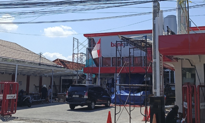 Keluarga Korban Sebut Banyak Kabel Lecet di Lokasi Konstruksi Kantor Bank Jatim Sumenep