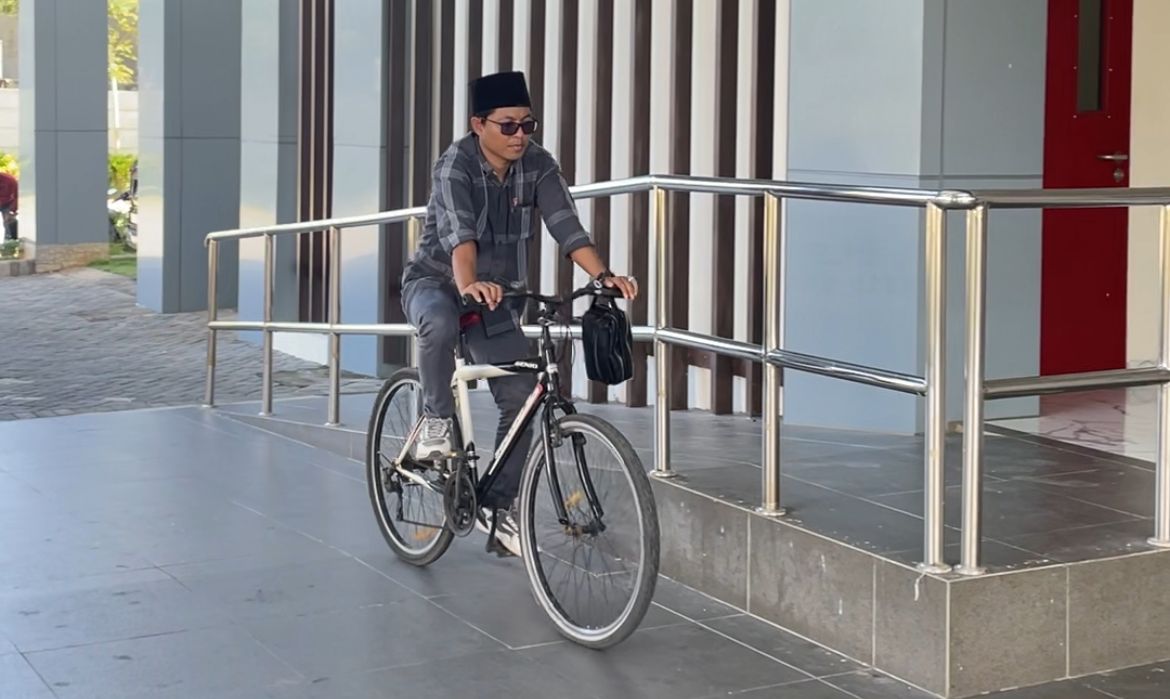 Legislator Muda Pdi Perjuangan Sumenep Kampanyekan Gowes Masuk Kerja Ke Kantor