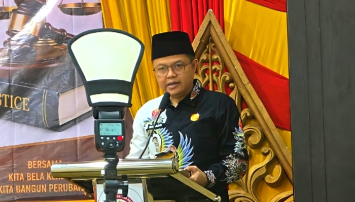 Staf Ahli Bupati Sumenep Bidang Pemerintahan, Hukum, Dan Politik, Hizbul Wathan, S.h., M.h., Saat Menyampaikan Sambutan (Foto: Istimewa/Doc.dimadura)